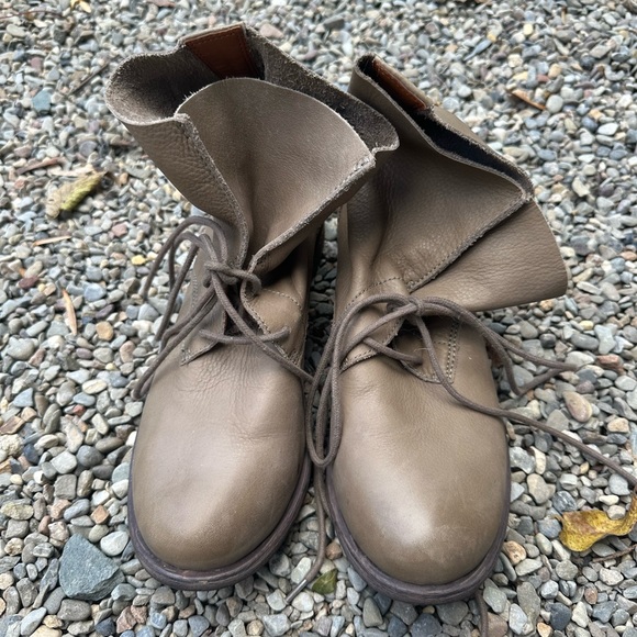 Lucky Brand boots ⭐️ - Picture 2 of 5